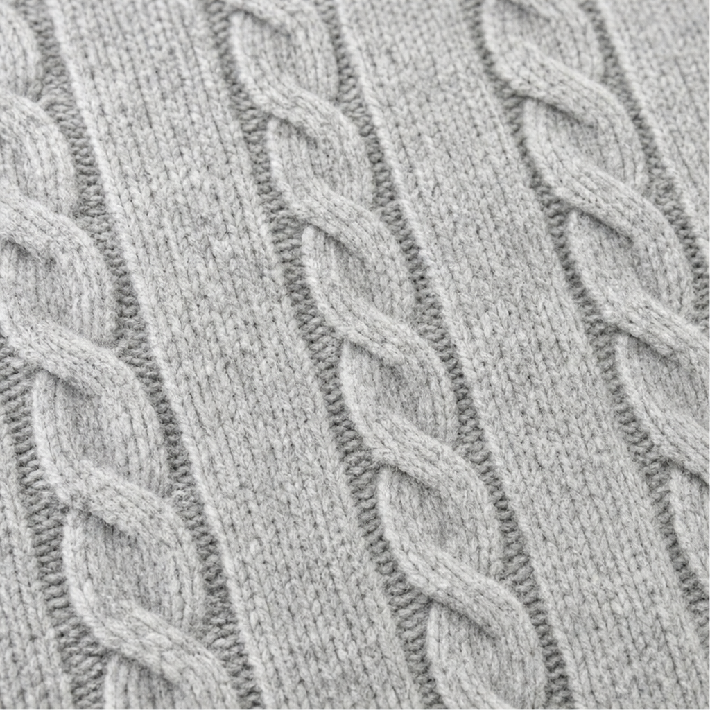 Cablette – Strikket cardigan med hætte og snoninger