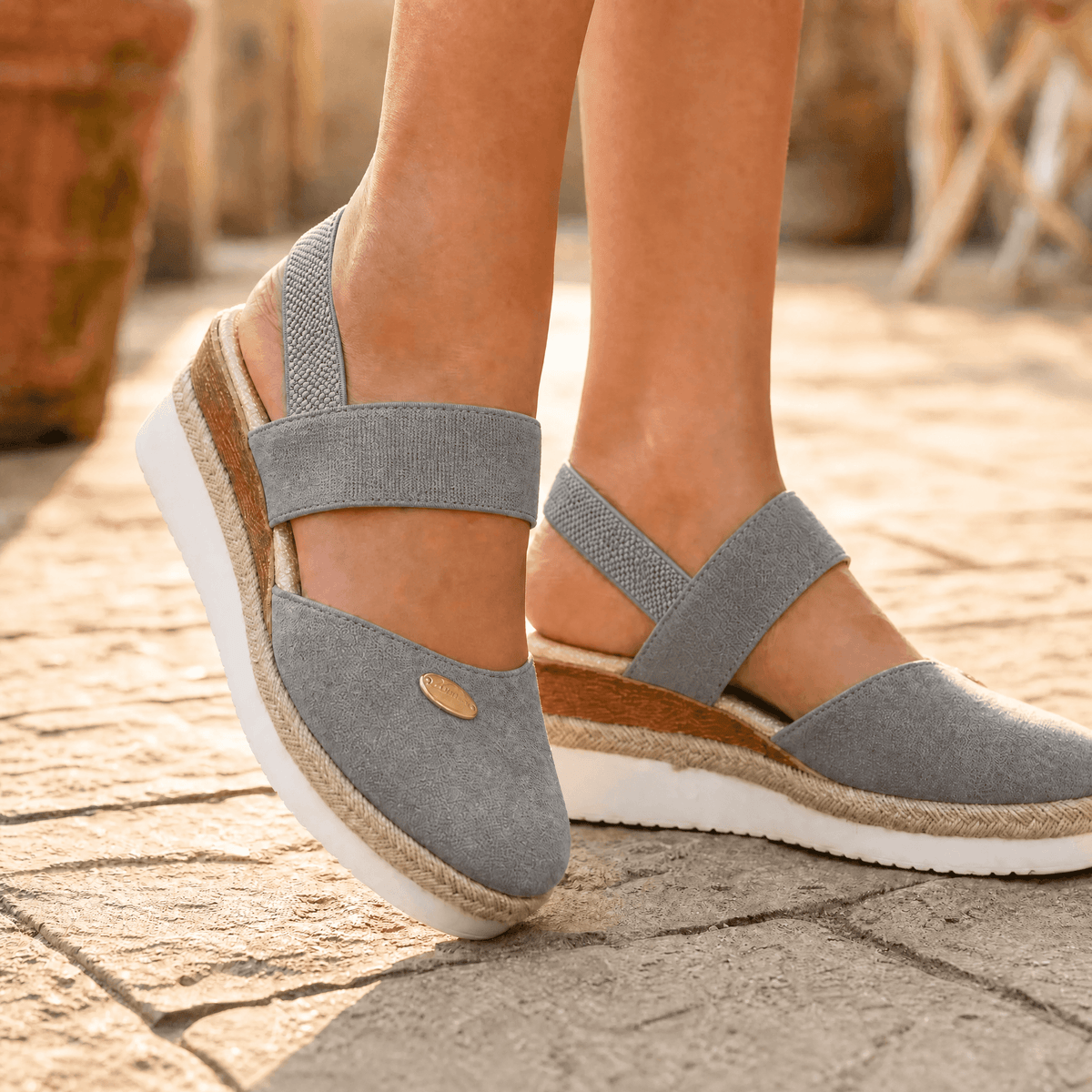 Stepwell – Cushioned espadrille wedge sandals Gray
