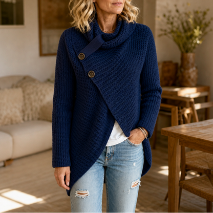 Snugella – Asymmetrischer Wasserfallpulli mit Seitenknöpfen