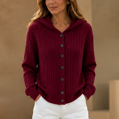 Cablette – Strikket cardigan med hætte og snoninger