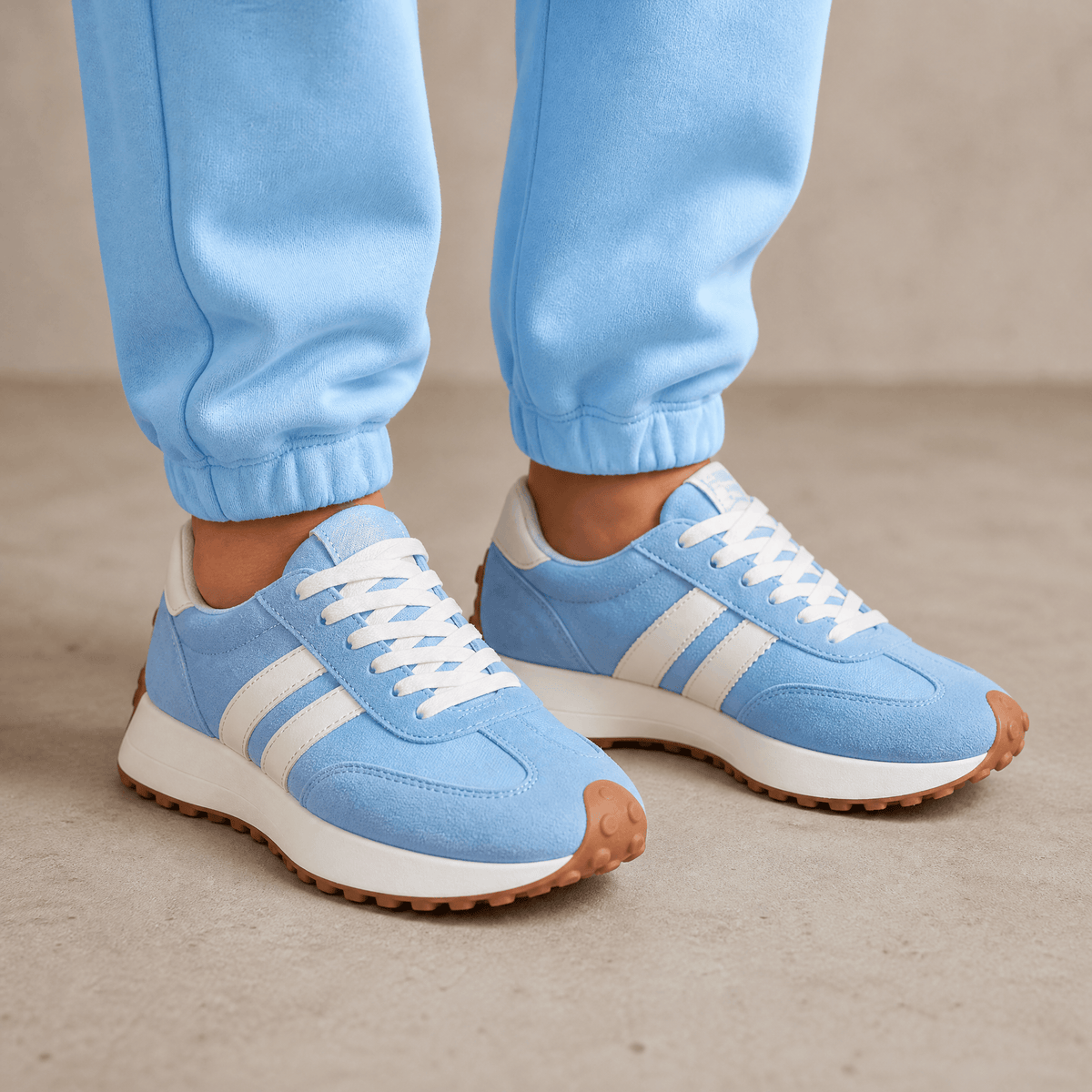 Velora - Retro Suede Sneakers for All Day Comfort Blue / 5.5