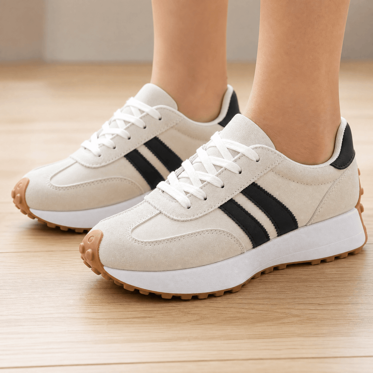 Velora - Retro Suede Sneakers for All Day Comfort White / 5.5